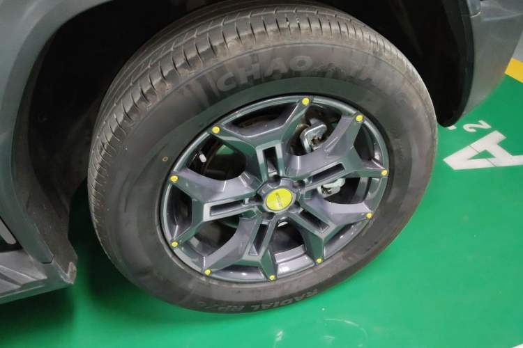 Used JETOUR Traveler 2023 2.0T All-Wheel-Drive CrossPRO Right Front Wheel Hub