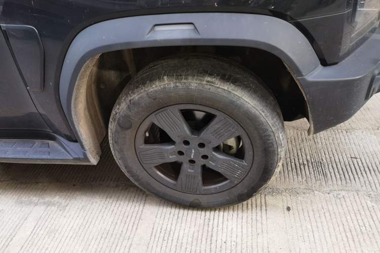 Used JETOUR Traveler 2023 1.5T Two-Wheel Drive Discovery PRO Right Front Wheel Hub