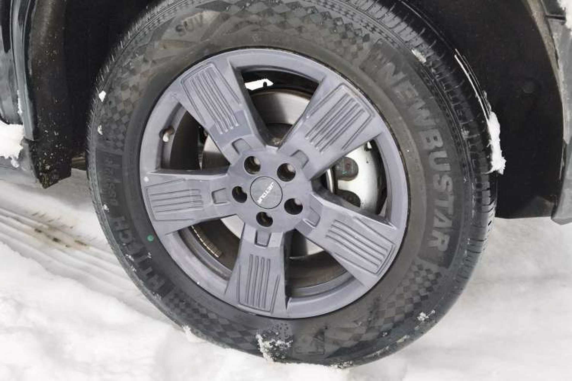 Used JETOUR Traveler 2023 1.5T Two-Wheel Drive Discovery PRO Right Front Wheel Hub