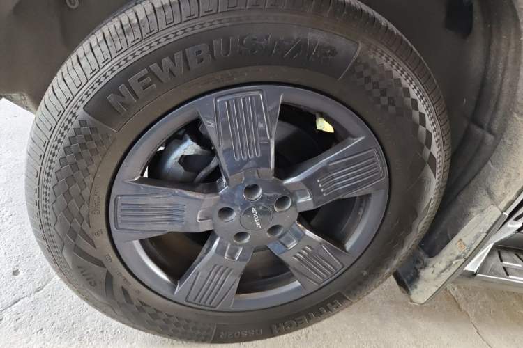 Used JETOUR Traveler 2023 1.5T Two-Wheel-Drive Discovery Right Front Wheel Hub