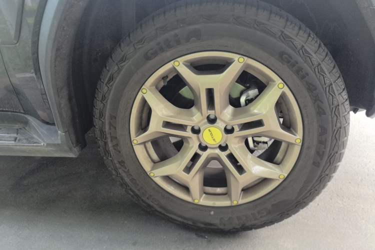 Used JETOUR Traveler 2023 2.0T All-Wheel Drive Conquer PRO Right Front Wheel Hub