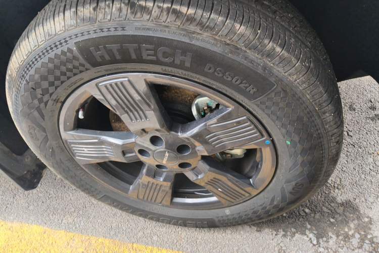 Used JETOUR Traveler 2023 1.5T Two-Wheel Drive Discovery PRO Right Front Wheel Hub