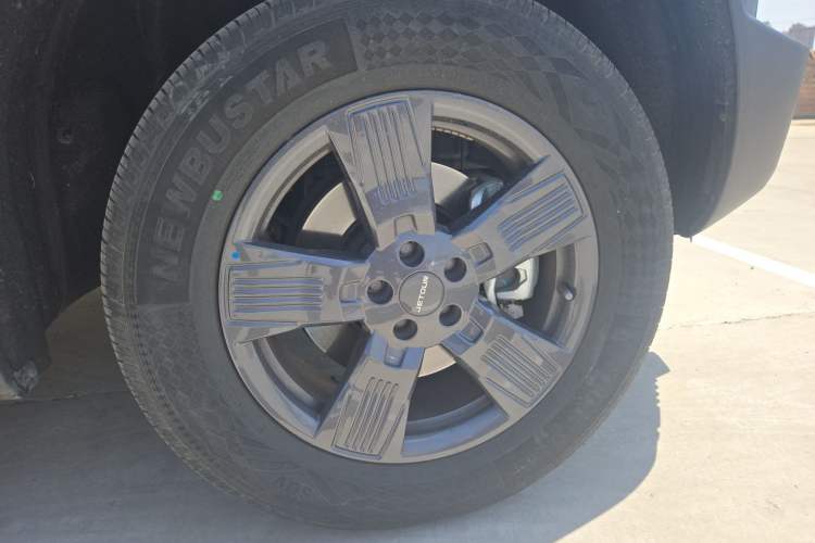Used JETOUR Traveler 2023 1.5T Two-Wheel Drive Discovery PRO Right Front Wheel Hub