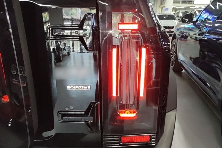 Used JETOUR Traveler 2023 2.0T All-Wheel-Drive CrossPRO Right Rear Taillight