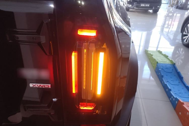 Used JETOUR Traveler 2023 2.0T All-Wheel-Drive CrossPRO Right Rear Taillight