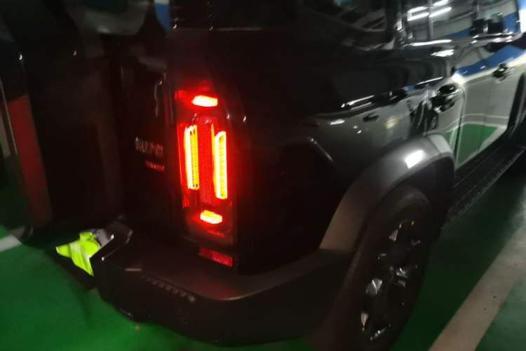 Used JETOUR Traveler 2023 2.0T All-Wheel-Drive CrossPRO Right Rear Taillight