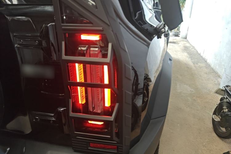 Used JETOUR Traveler 2023 2.0T Four-Wheel Drive Conqueror Right Rear Taillight