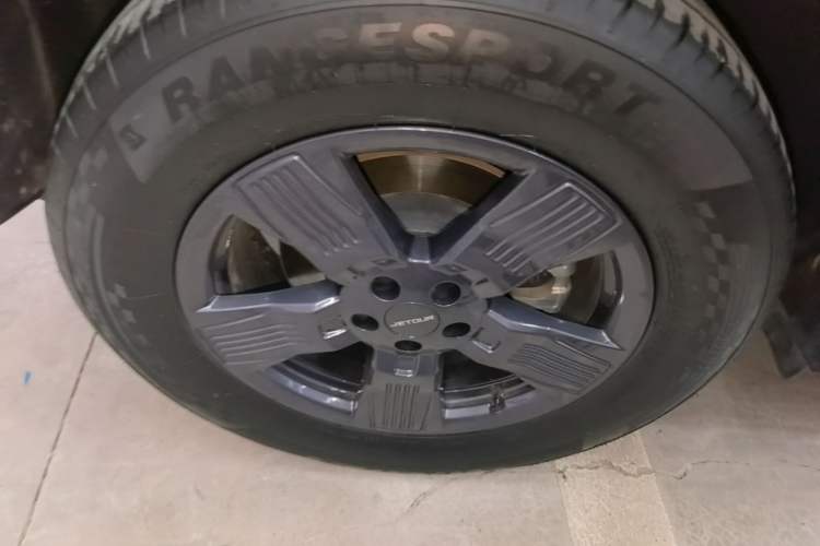 Used JETOUR Traveler 2023 1.5T Two-Wheel Drive Discovery PRO Right Rear Wheel Hub