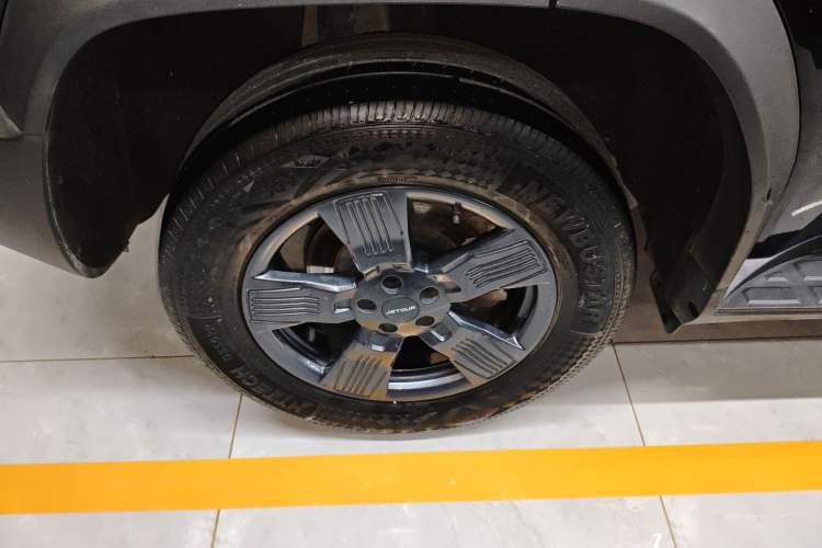 Used JETOUR Traveler 2023 1.5T Two-Wheel Drive Discovery PRO Right Rear Wheel Hub