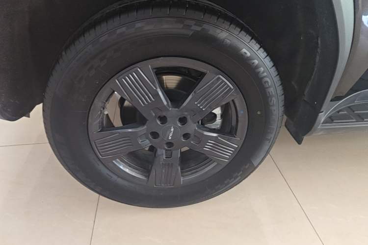 Used JETOUR Traveler 2023 1.5T Two-Wheel Drive Discovery PRO Right Rear Wheel Hub