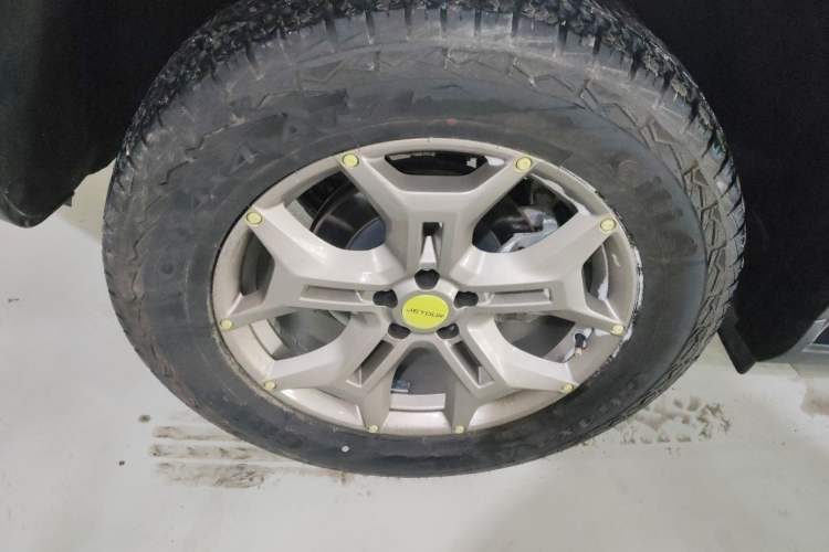 Used JETOUR Traveler 2023 2.0T All-Wheel Drive Conquer PRO Right Rear Wheel Hub