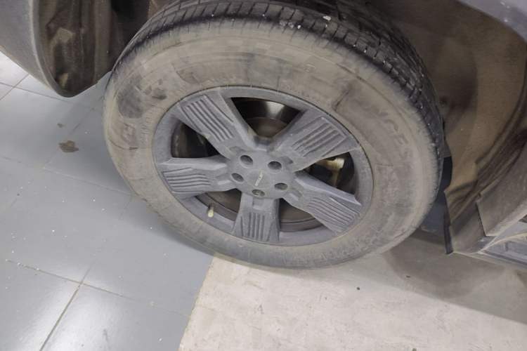 Used JETOUR Traveler 2023 1.5T Two-Wheel Drive Discovery PRO Right Rear Wheel Hub