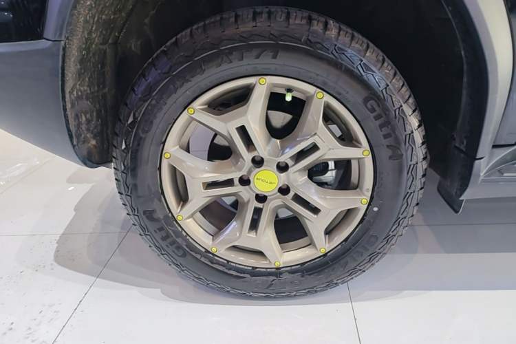 Used JETOUR Traveler 2023 2.0T Four-Wheel Drive Conqueror Right Rear Wheel Hub