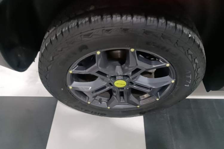 Used JETOUR Traveler 2023 2.0T All-Wheel Drive CrossPRO+ Right Rear Wheel Hub