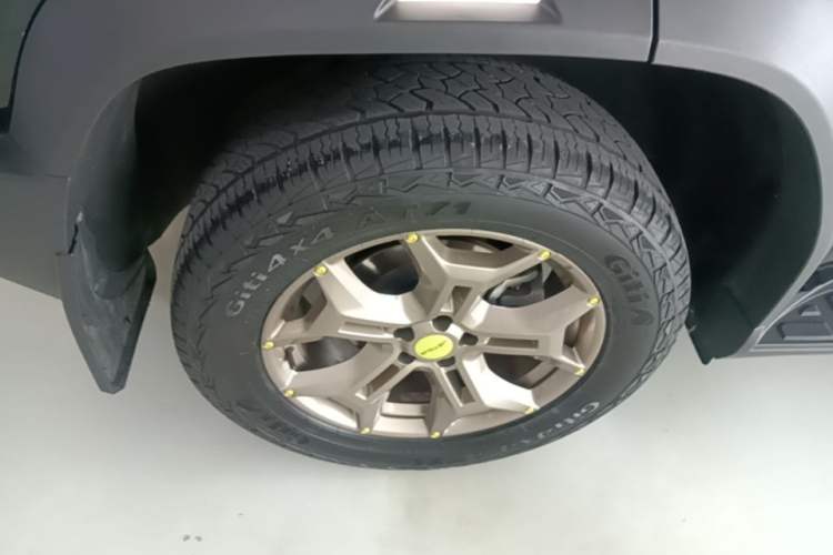 Used JETOUR Traveler 2023 2.0T Four-Wheel Drive Conqueror Right Rear Wheel Hub