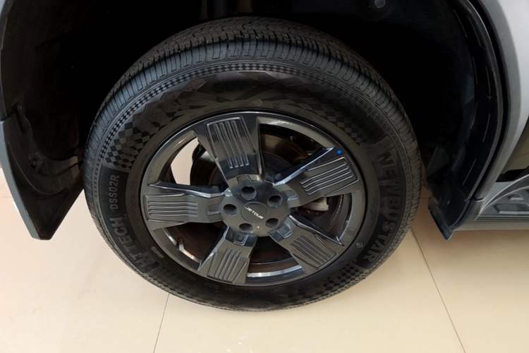 Used JETOUR Traveler 2023 1.5T Two-Wheel Drive Discovery PRO Right Rear Wheel Hub