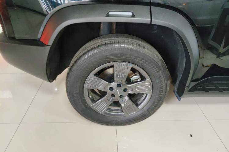 Used JETOUR Traveler 2023 1.5T Two-Wheel Drive Discovery PRO Right Rear Wheel Hub