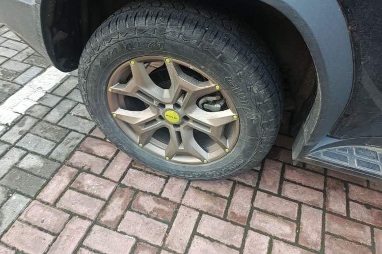 Used JETOUR Traveler 2023 2.0T Four-Wheel Drive Conqueror Right Rear Wheel Hub