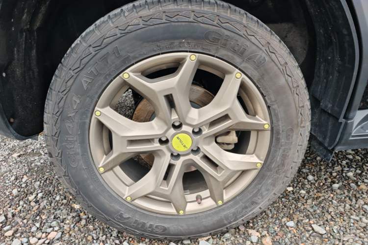 Used JETOUR Traveler 2023 2.0T Four-Wheel Drive Conqueror Right Rear Wheel Hub