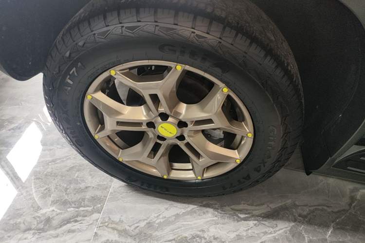 Used JETOUR Traveler 2023 2.0T Four-Wheel Drive Conqueror Right Rear Wheel Hub