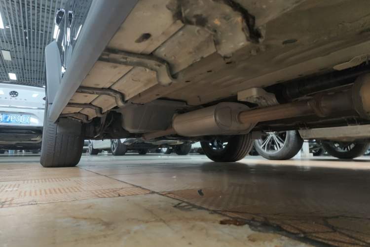 Used JETOUR Traveler 2023 2.0T All-Wheel-Drive CrossPRO Right Side Sill