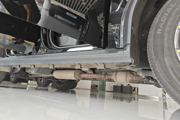 Used JETOUR Traveler 2023 2.0T All-Wheel-Drive CrossPRO Right Side Sill