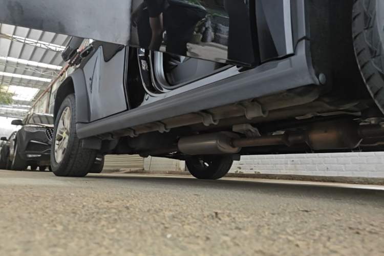 Used JETOUR Traveler 2023 2.0T Four-Wheel Drive Conqueror Right Side Sill