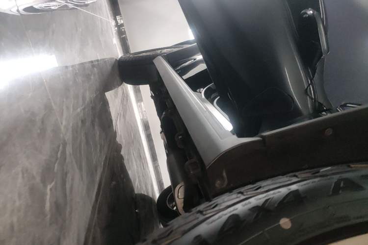 Used JETOUR Traveler 2023 2.0T Four-Wheel Drive Conqueror Right Side Sill