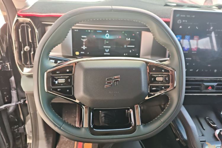 Used JETOUR Traveler 2023 2.0T Four-Wheel Drive Conqueror Steering Wheel