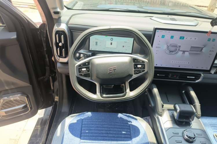 Used JETOUR Traveler 2023 2.0T All-Wheel-Drive Crosser Steering Wheel
