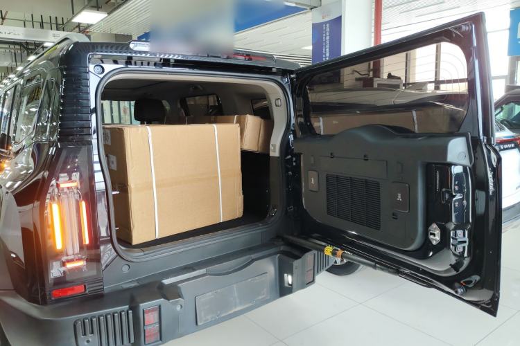 Used JETOUR Traveler 2023 1.5T Two-Wheel Drive Discovery PRO Trunk