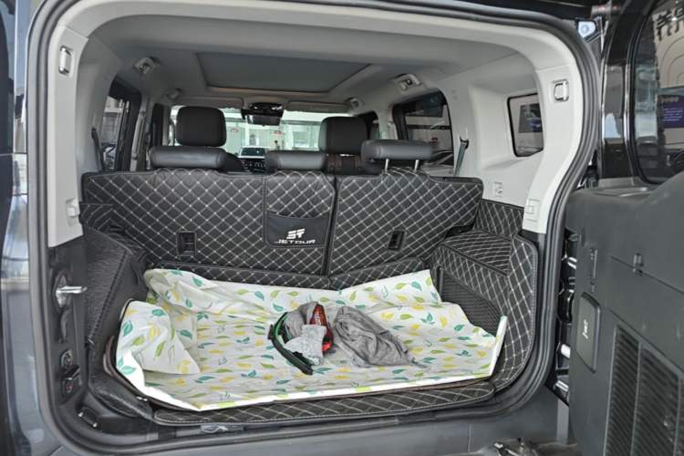 Used JETOUR Traveler 2023 2.0T All-Wheel-Drive CrossPRO Trunk