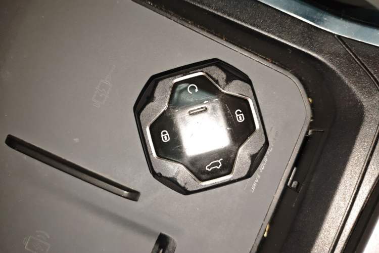 Used JETOUR Traveler 2023 1.5T Two-Wheel Drive Discovery PRO Vehicle Key