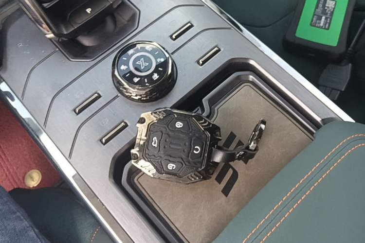 Used JETOUR Traveler 2023 2.0T All-Wheel-Drive CrossPRO Vehicle Key