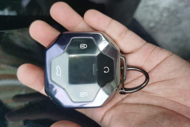 Used JETOUR Traveler 2023 2.0T All-Wheel Drive Conquer PRO Vehicle Key
