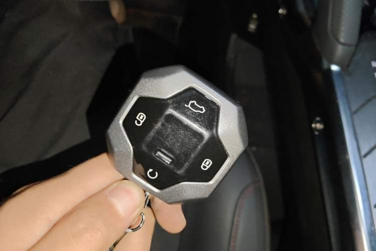 Used JETOUR Traveler 2023 2.0T All-Wheel Drive Conquer PRO Vehicle Key