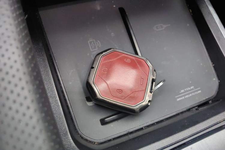 Used JETOUR Traveler 2023 2.0T All-Wheel-Drive CrossPRO Vehicle Key