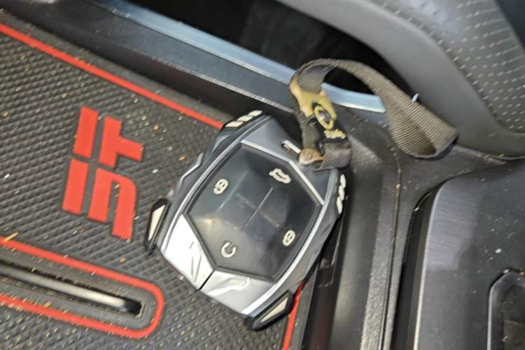 Used JETOUR Traveler 2023 2.0T All-Wheel-Drive CrossPRO Vehicle Key