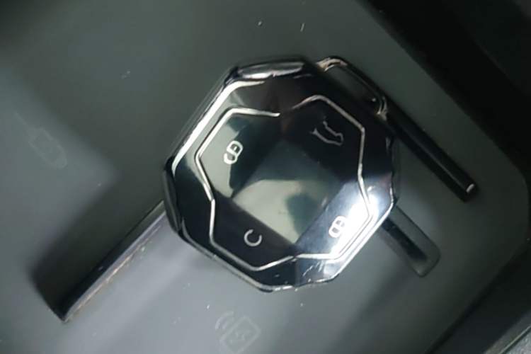 Used JETOUR Traveler 2023 2.0T All-Wheel-Drive CrossPRO Vehicle Key