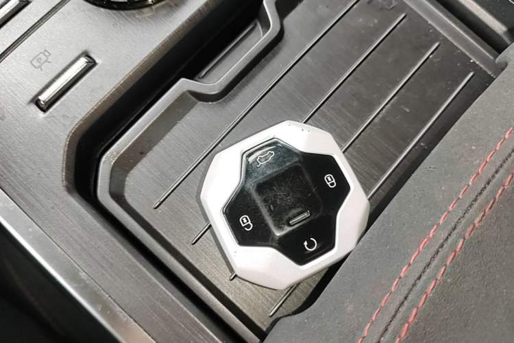 Used JETOUR Traveler 2023 2.0T All-Wheel-Drive CrossPRO Vehicle Key