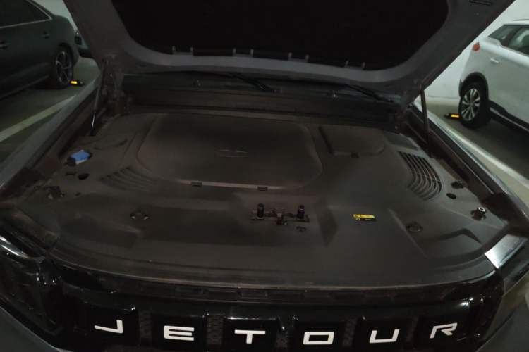 Used JETOUR Traveler 2023 2.0T All-Wheel Drive CrossPRO+ Engine Bay