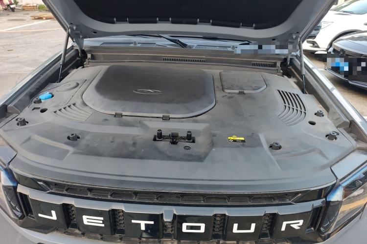 Used JETOUR Traveler 2023 2.0T All-Wheel-Drive CrossPRO Engine Bay