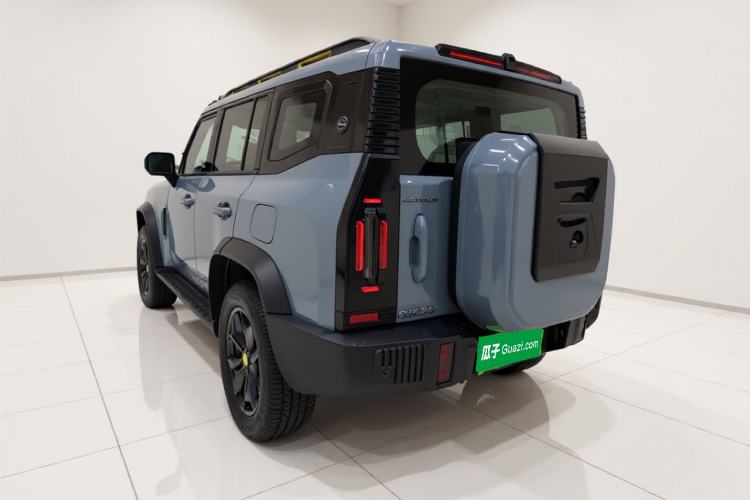 Used JETOUR Traveler 2023 2.0T All-Wheel-Drive CrossPRO Exterior 3