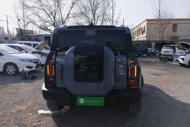 Used JETOUR Traveler 2023 2.0T All-Wheel-Drive CrossPRO Exterior 4