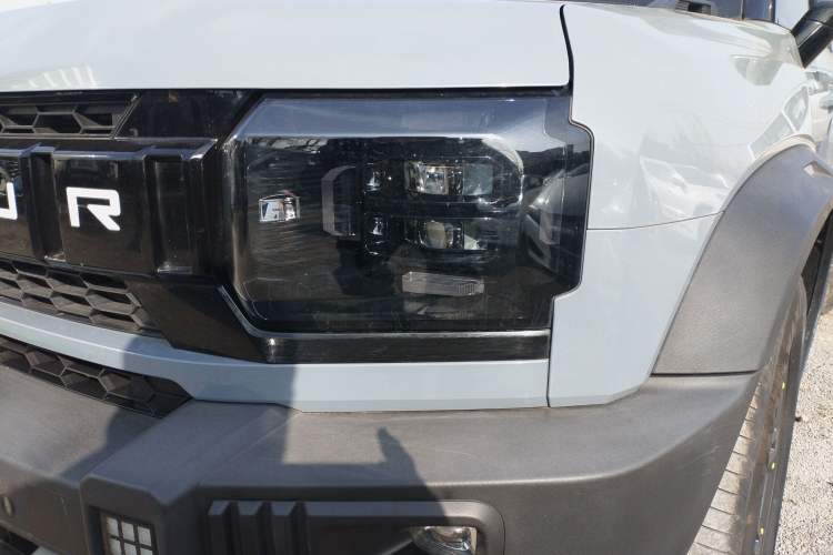 Used JETOUR Traveler 2023 2.0T All-Wheel-Drive CrossPRO Left Front Headlight