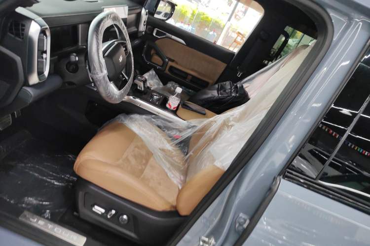 Used JETOUR Traveler 2023 2.0T All-Wheel Drive Conquer PRO Left Front Seat