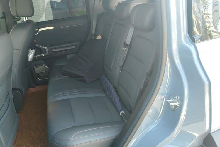 Used JETOUR Traveler 2023 2.0T All-Wheel Drive CrossPRO+ Left Rear Seat