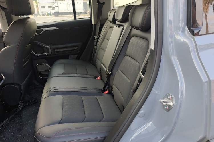Used JETOUR Traveler 2023 2.0T All-Wheel-Drive CrossPRO Left Rear Seat