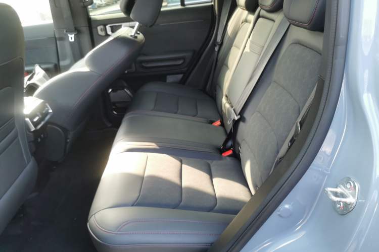 Used JETOUR Traveler 2023 2.0T All-Wheel Drive CrossPRO+ Left Rear Seat
