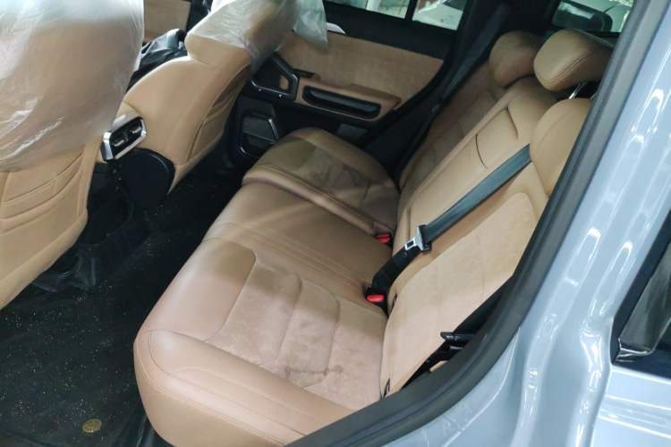 Used JETOUR Traveler 2023 2.0T All-Wheel Drive Conquer PRO Left Rear Seat